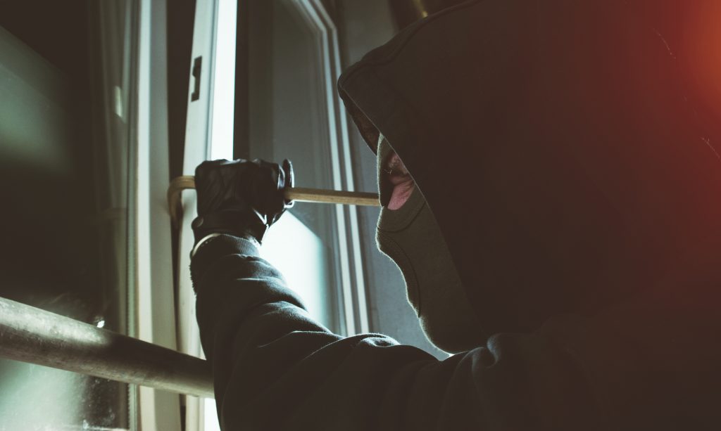 Einbrecher lieben die Dunkelheit - Wohnungseinbrüche nehmen wieder deutlich zu