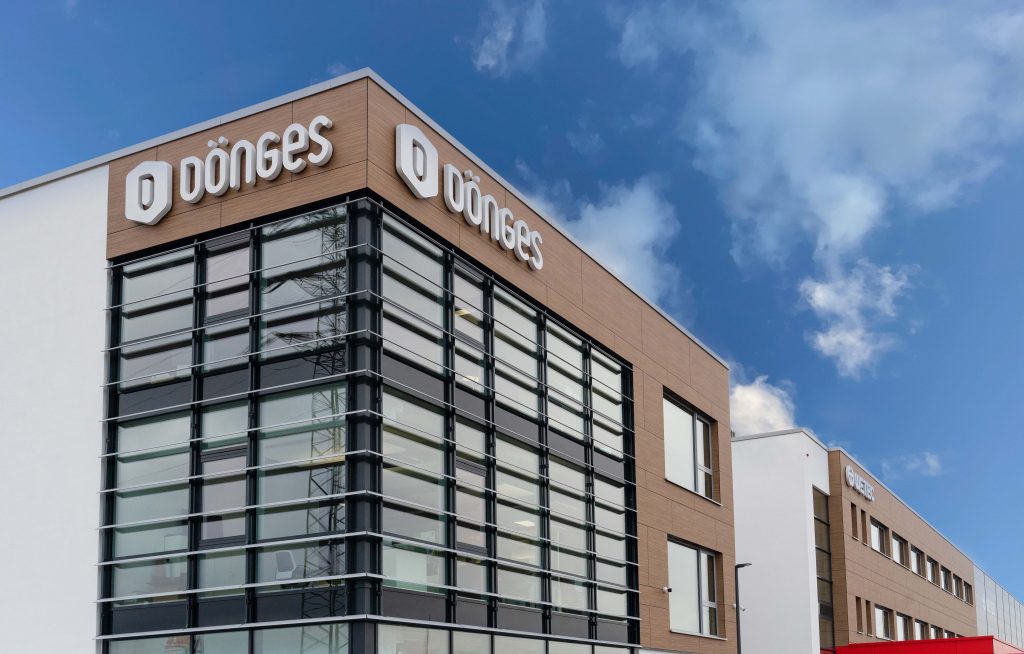 Neue Firmenzentrale von Dönges & Wetec setzt auf K+W
